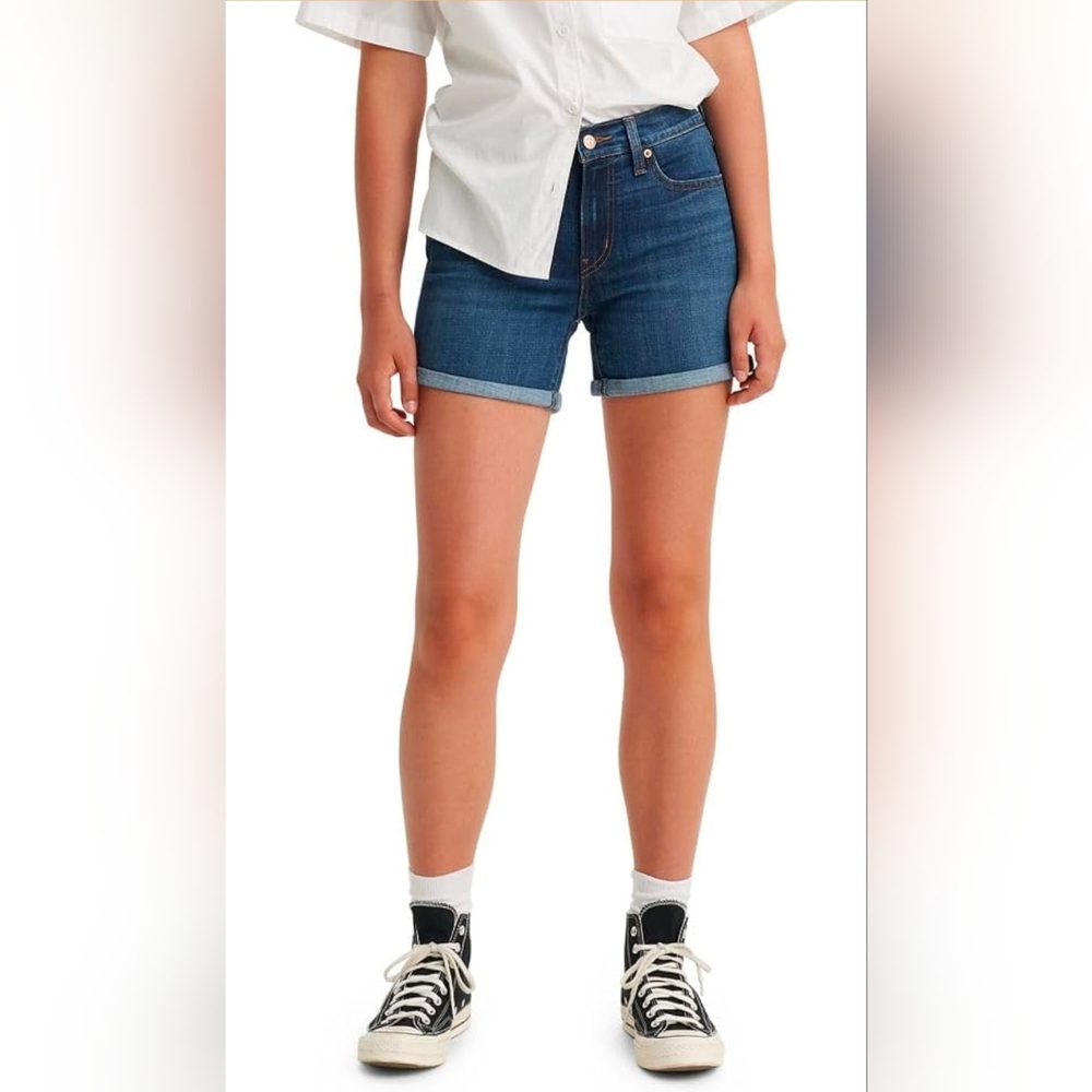 NWT Levi's Women's Mid Length Shorts